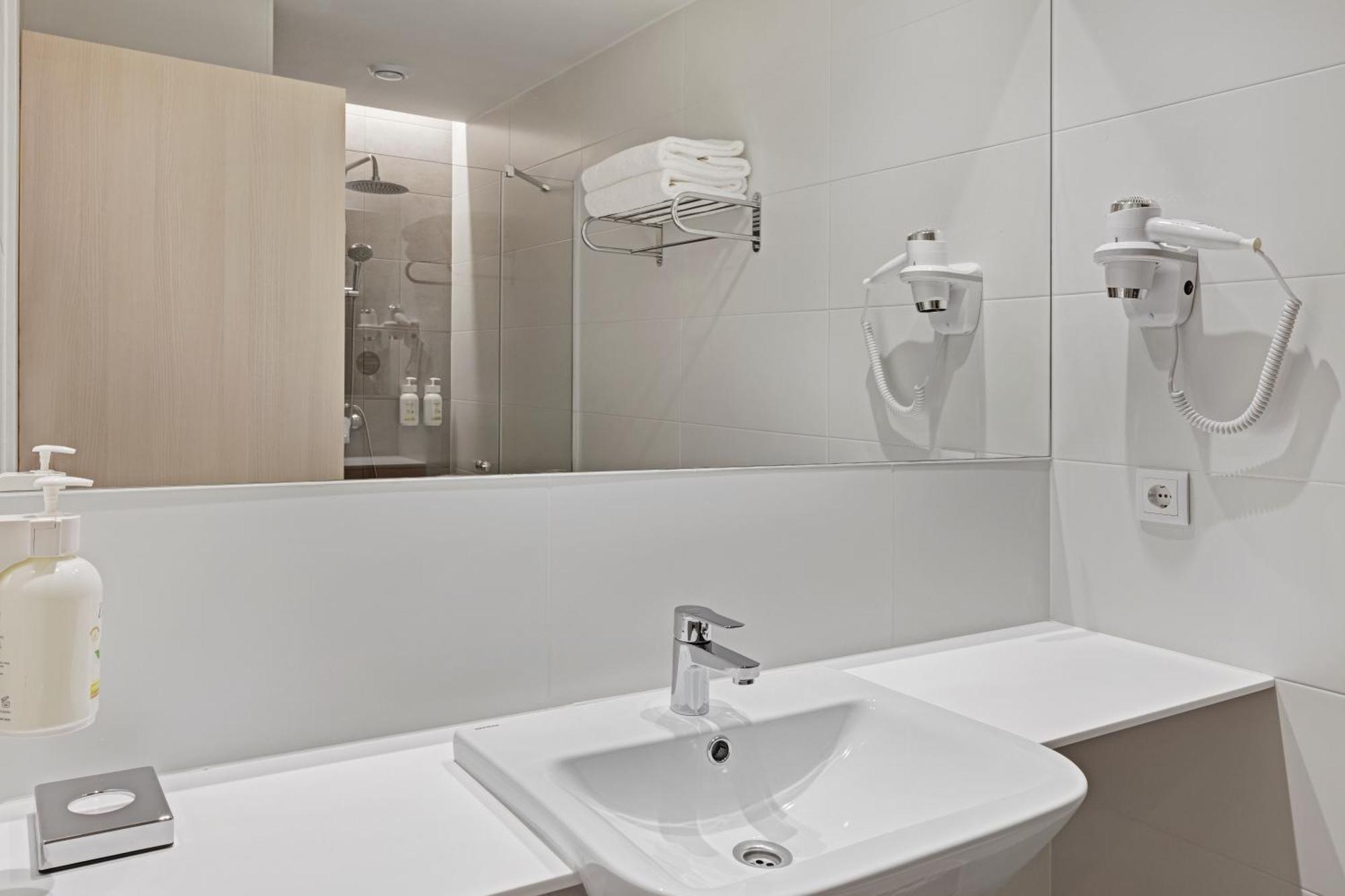 B&B Hotel Santiago มีญาดอยโร ภายนอก รูปภาพ