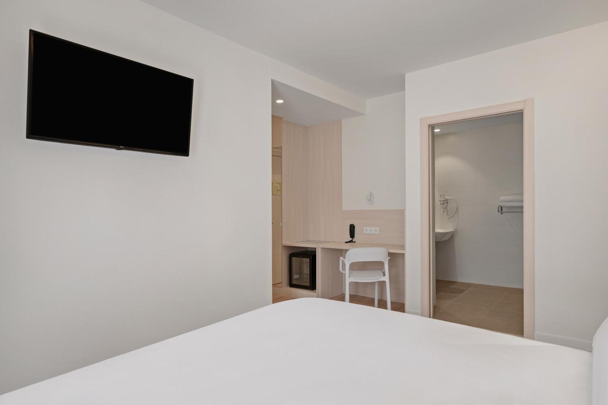 B&B Hotel Santiago มีญาดอยโร ภายนอก รูปภาพ